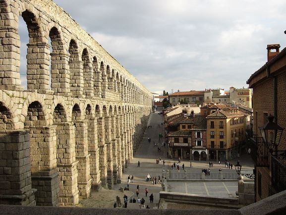 El acueducto de la ciudad de Segovia